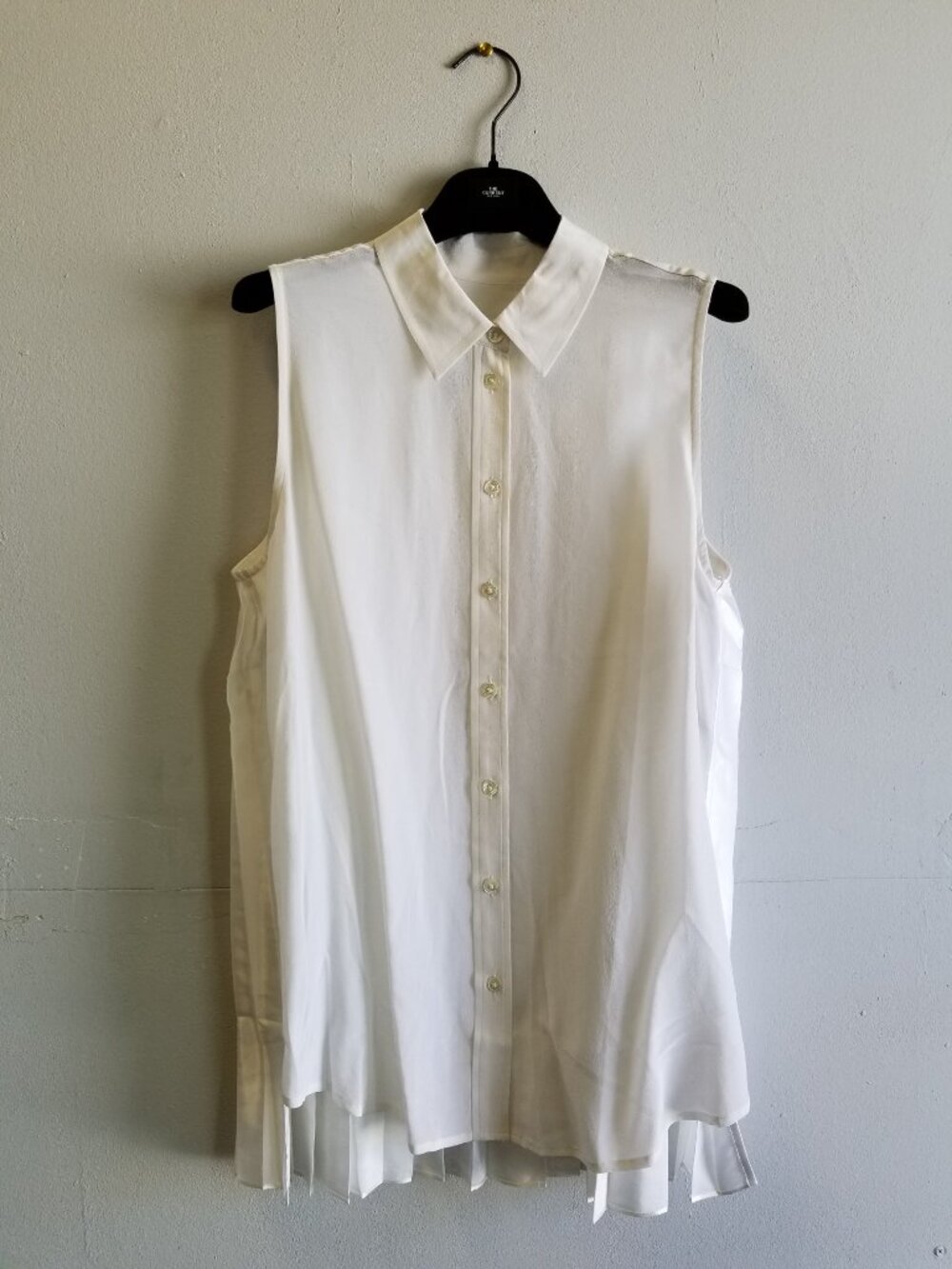 Equipment Silk Sleeveless Button-Front Blouse in Cream Size S/P